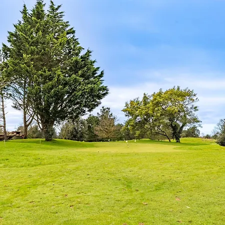 123 - Charme, Piscine Et évasion *