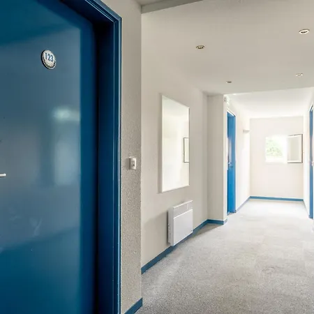 123 - Charme, Piscine Et Evasion