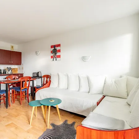 123 - Charme, Piscine Et évasion *