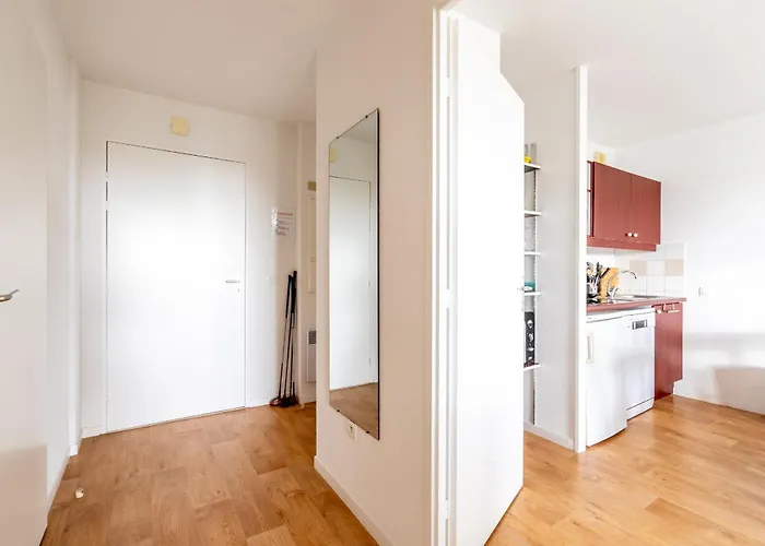 123 - Charme, Piscine Et évasion